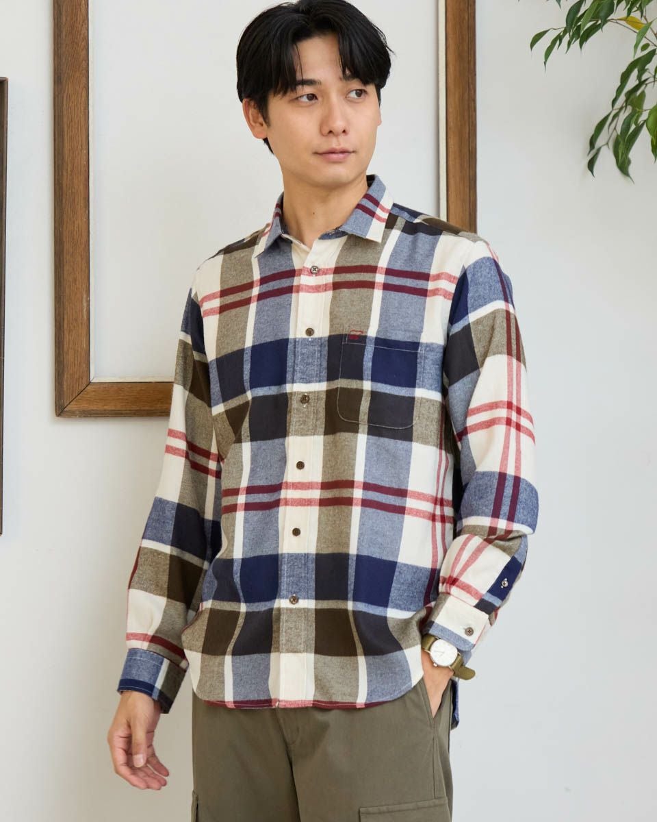 チェックシャツ