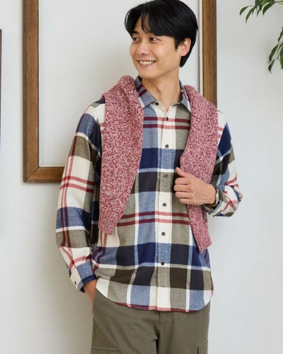 チェックシャツ