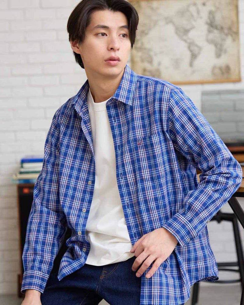 チェックシャツ